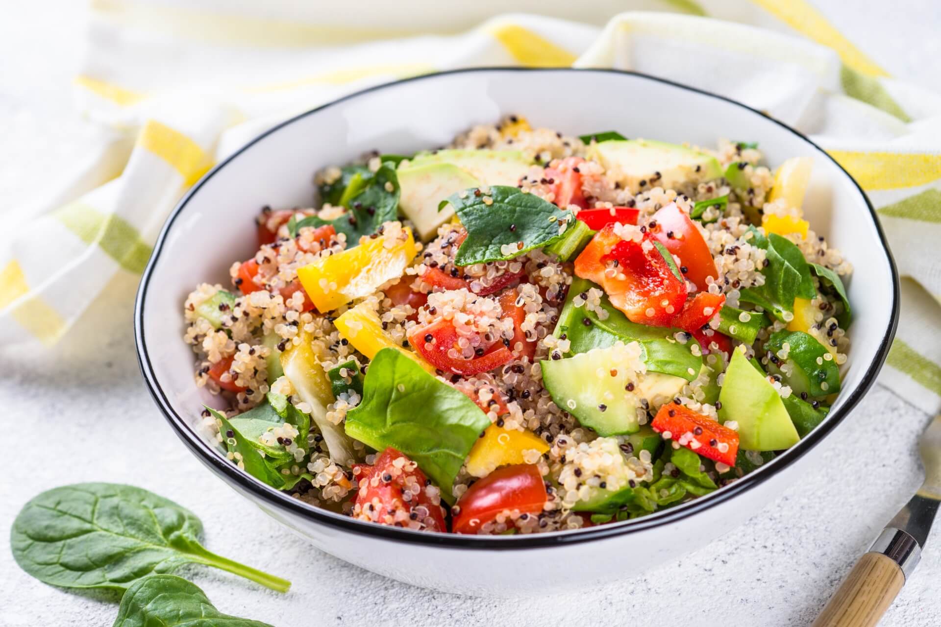 quinoa-salad-with-fresh-vegetables
